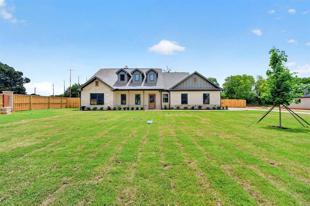 301 Grace Lane, Athens, TX 75751