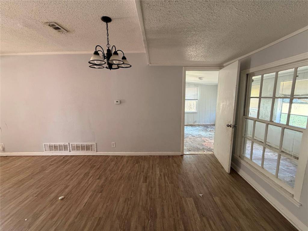 2613 Stark Street, Fort Worth, TX 76112