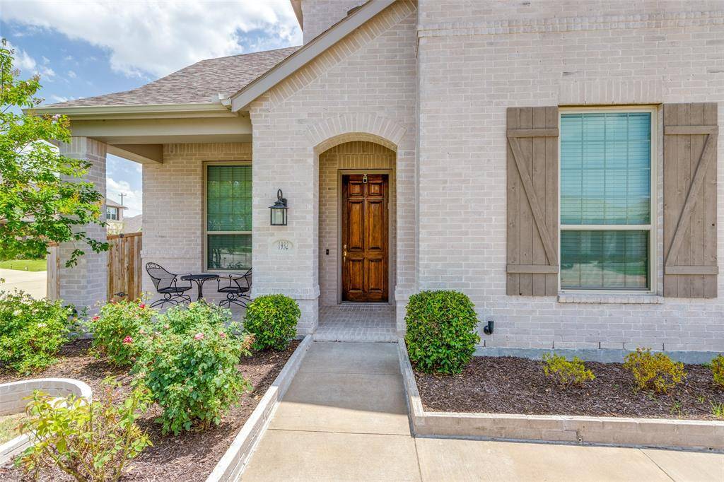 1932 Campground Way, Aubrey, TX 76227