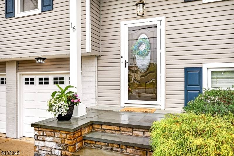 16 10Th Ave, Monroe Twp., NJ 08831