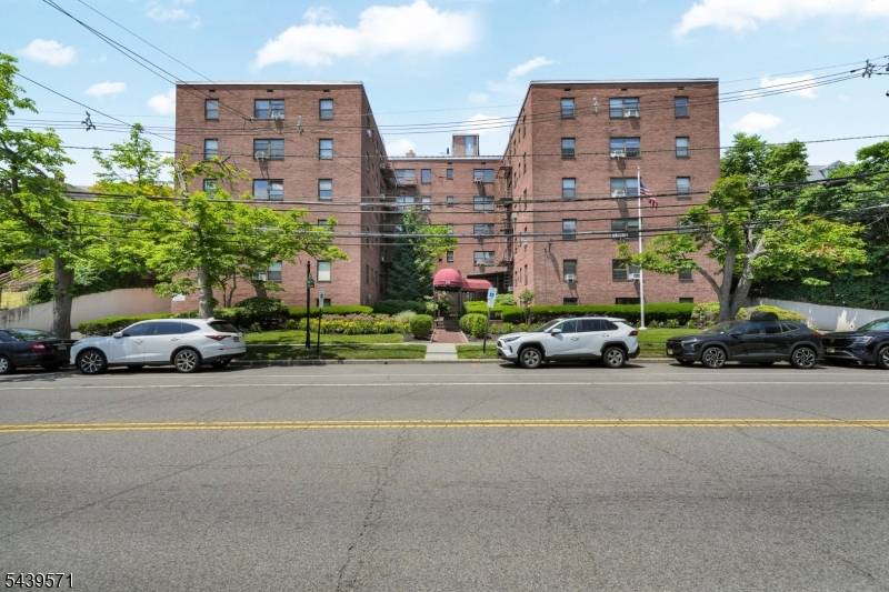 130 Orient Way #4E, Rutherford Boro, NJ 07070
