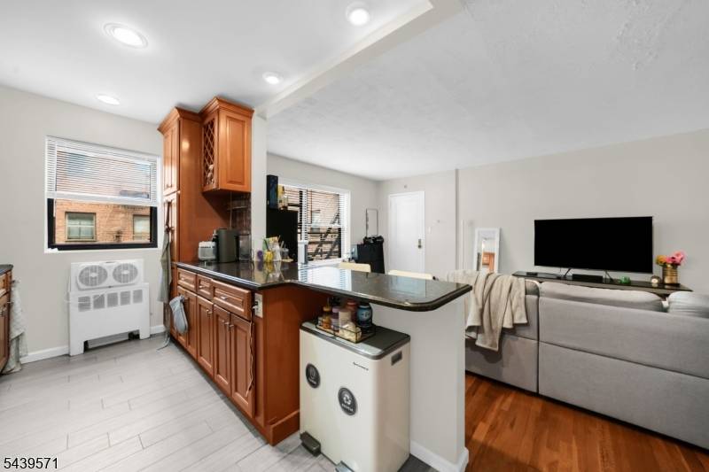 130 Orient Way #4E, Rutherford Boro, NJ 07070