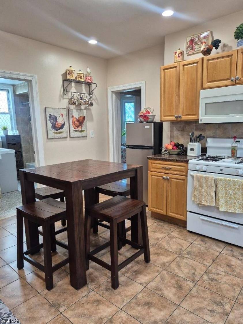44 King St apt 2, Haledon Boro, NJ 07508