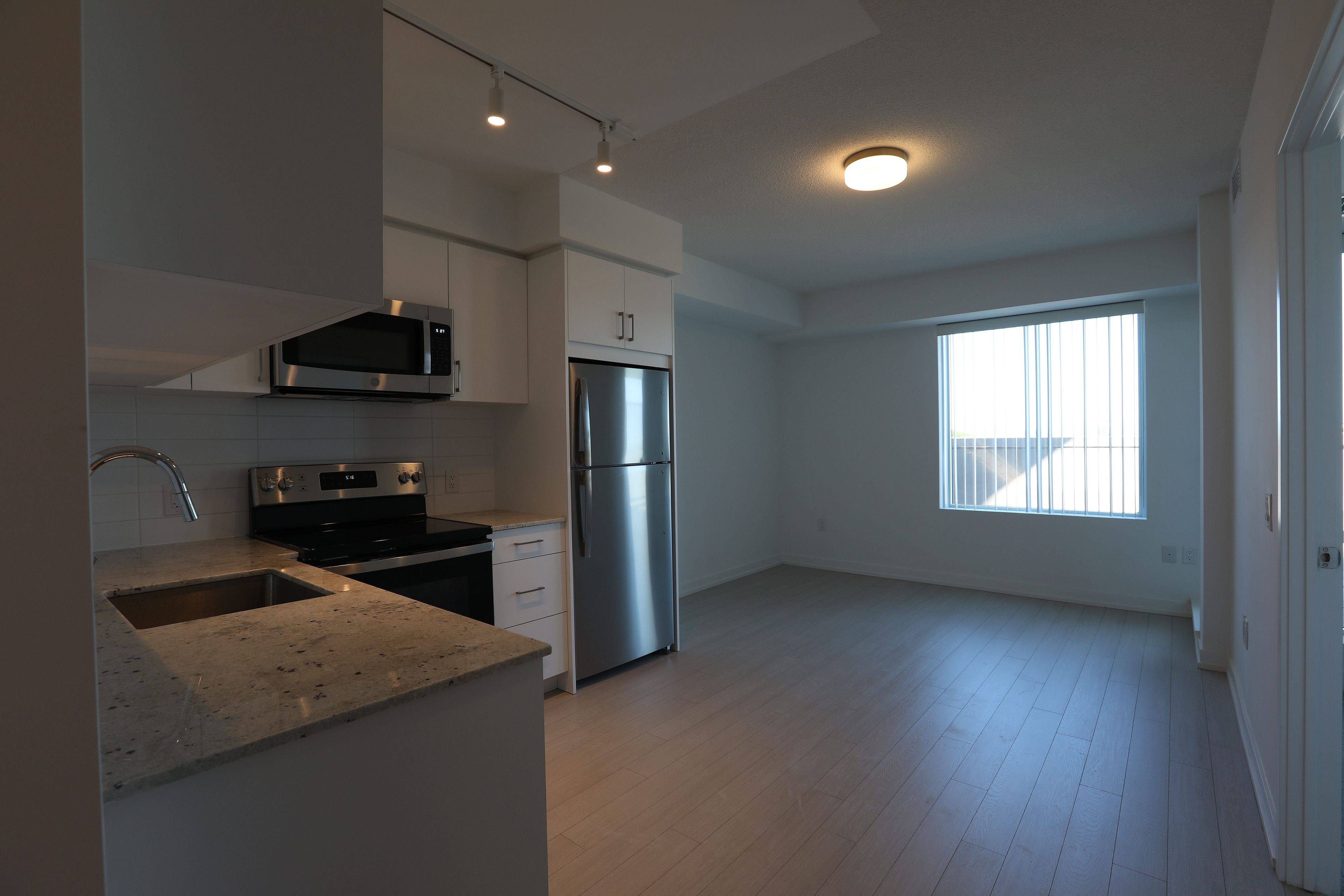 4010 Eglinton AVE W #527, Toronto W09, ON M9A 0G5