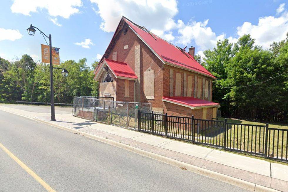 1532 Queen ST, Caledon, ON L7K 0C2