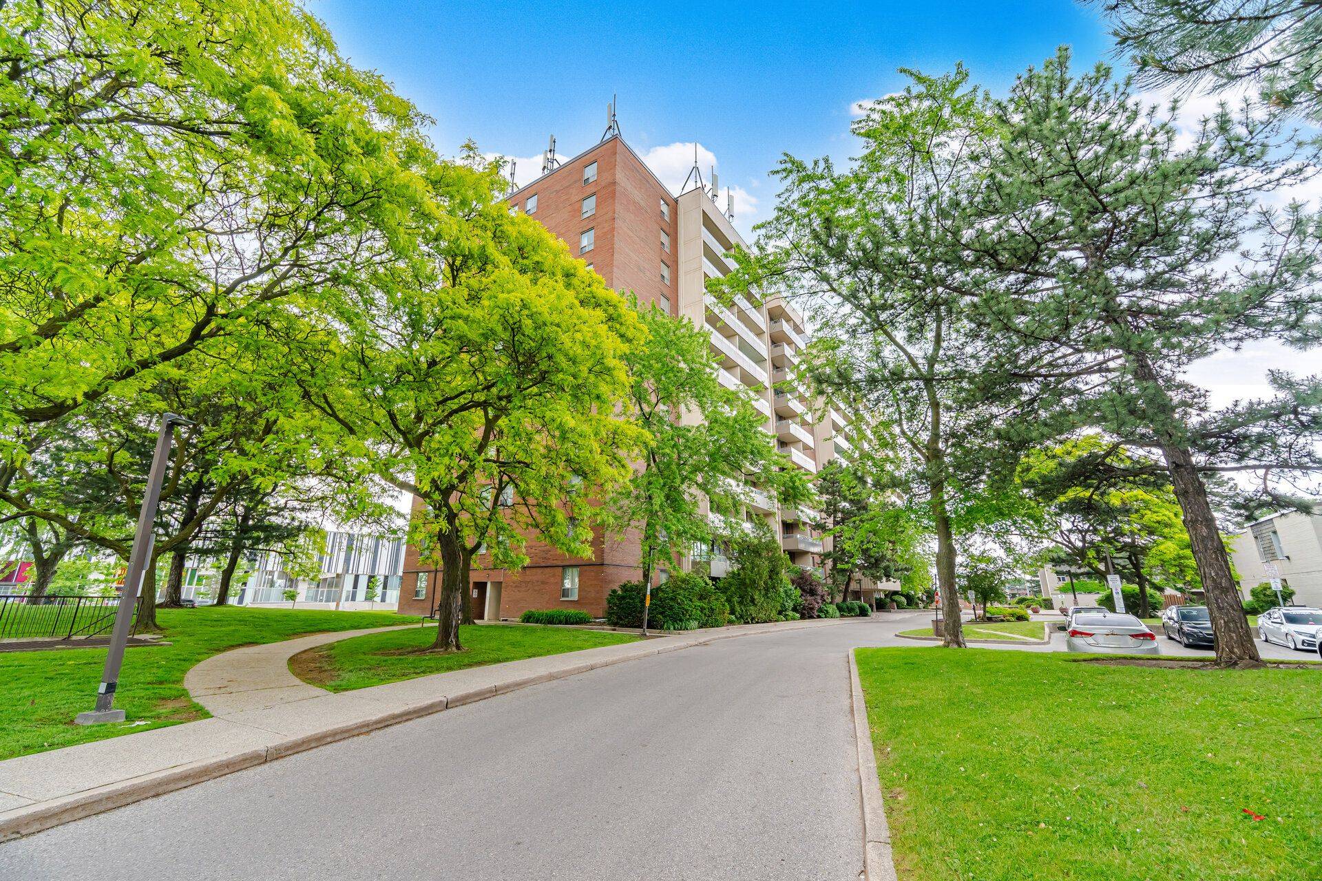 1 Four Winds DR #701, Toronto W05, ON M3J 2T1