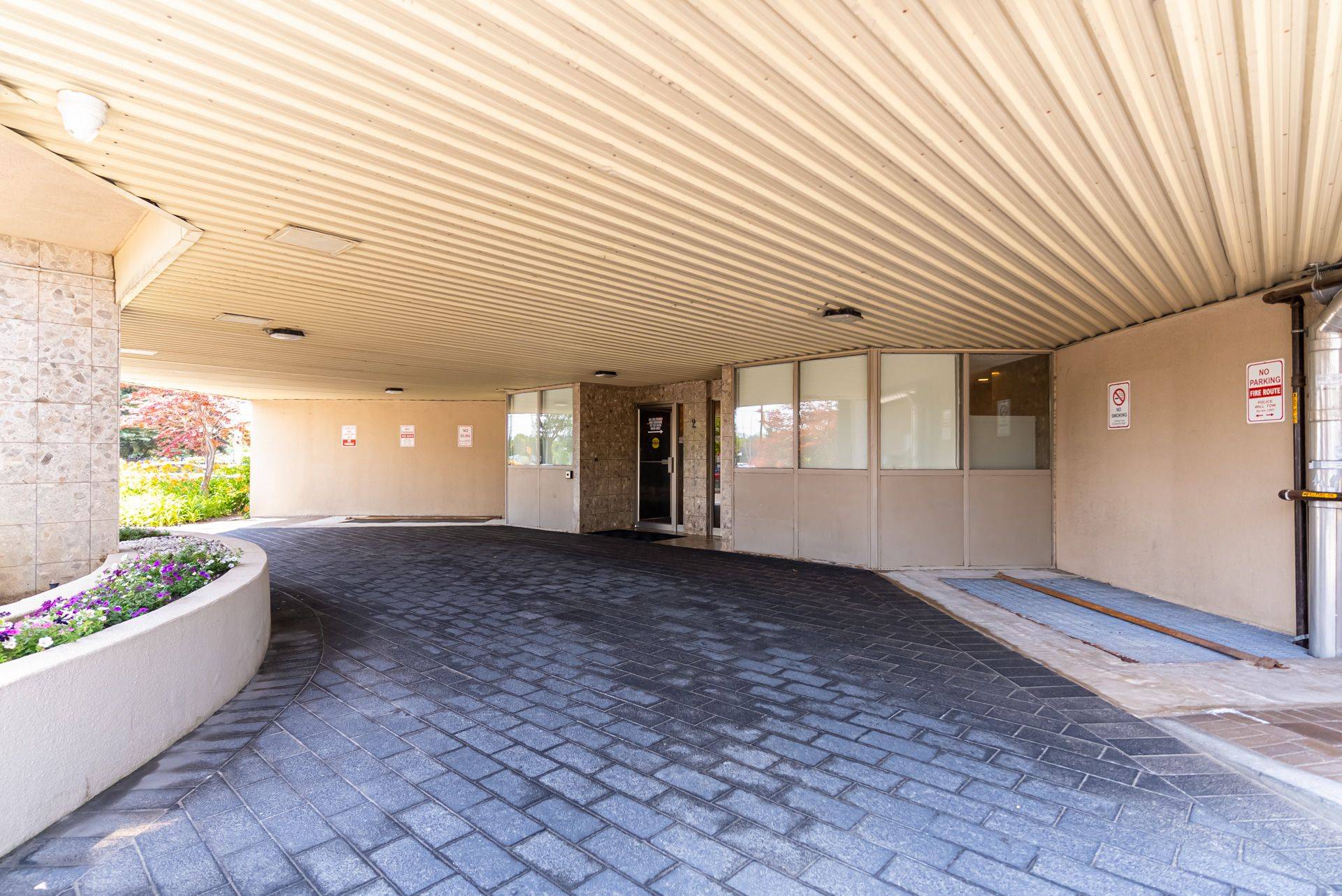 2 Westney RD N ##1209, Ajax, ON L1T 3H3