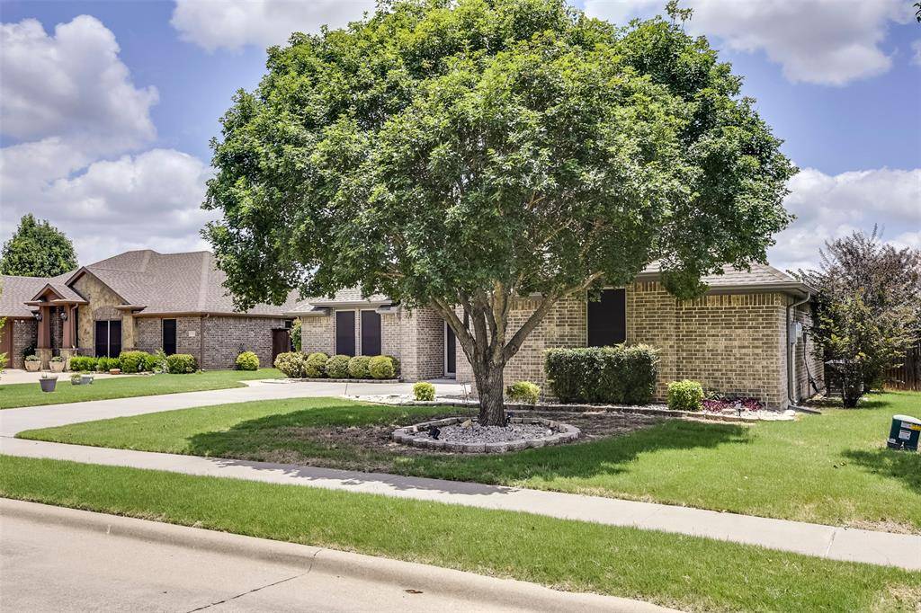 102 Monarch Court, Waxahachie, TX 75165