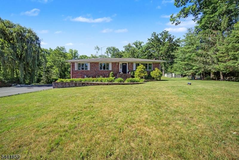 10 Rita Ln, Jefferson Twp., NJ 07438