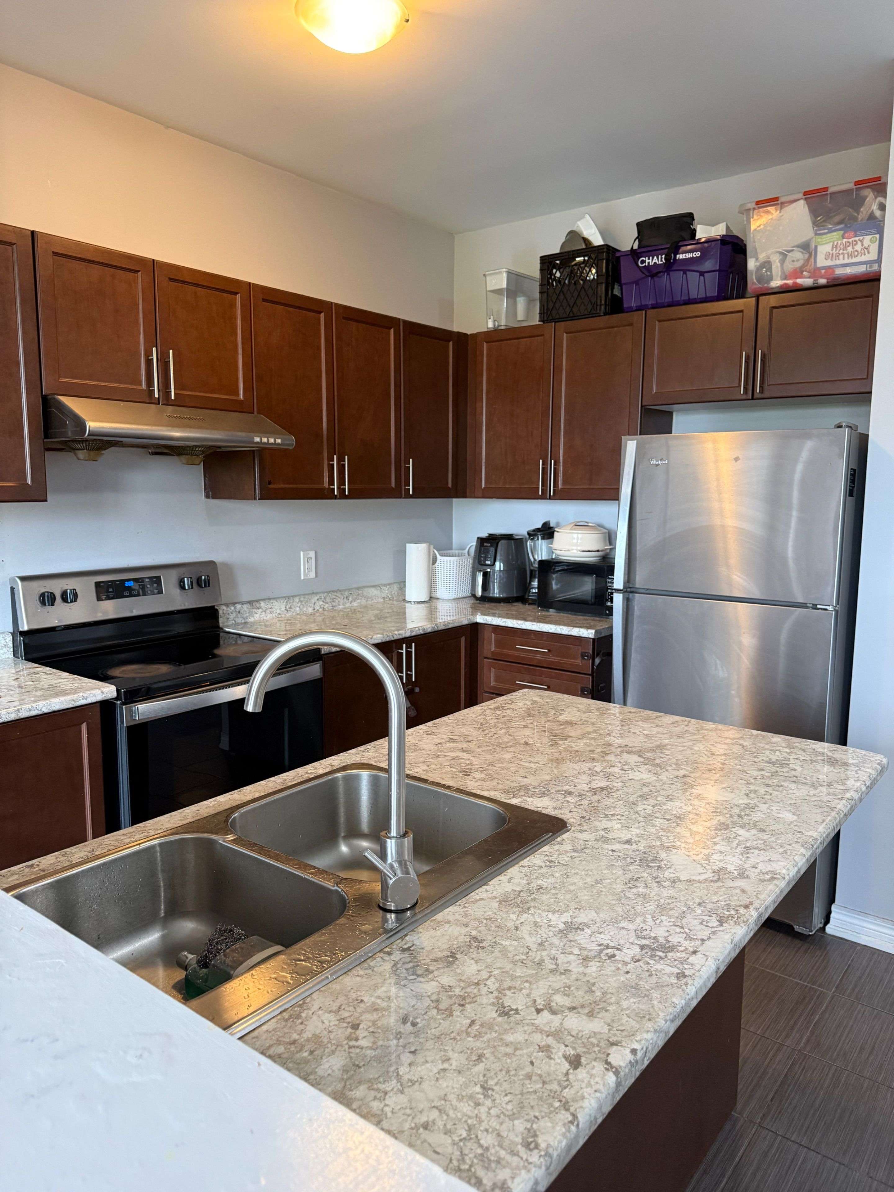 98 Davenfield CIR, Brampton, ON L6P 4M1
