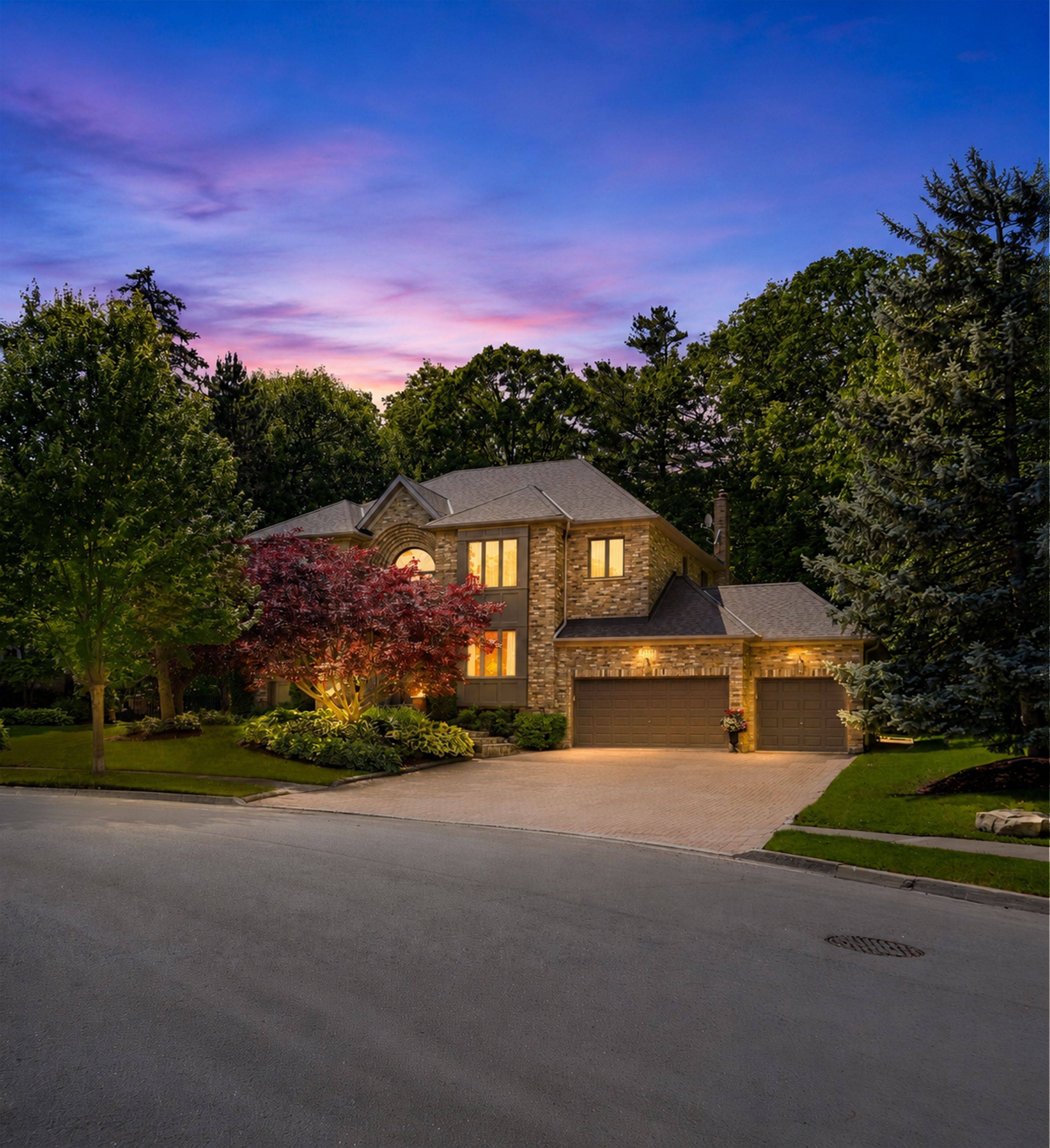 1121 Forestvale DR, Burlington, ON L7P 4W3