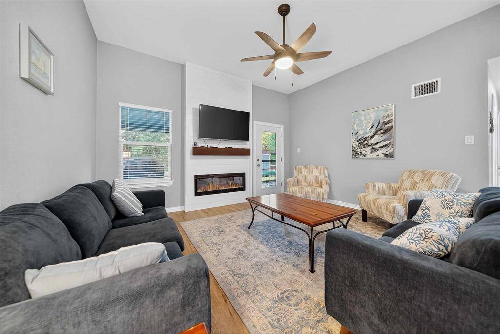 128 Armada Loop, Payne Springs, TX 75156