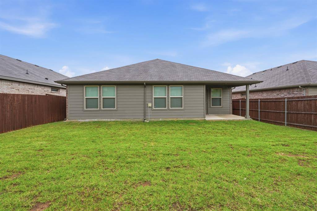 409 Beekeeper Drive, Fort Worth, TX 76131