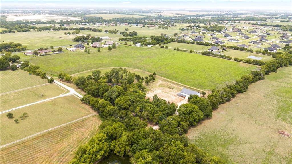 250 Willow Lane, Van Alstyne, TX 75495