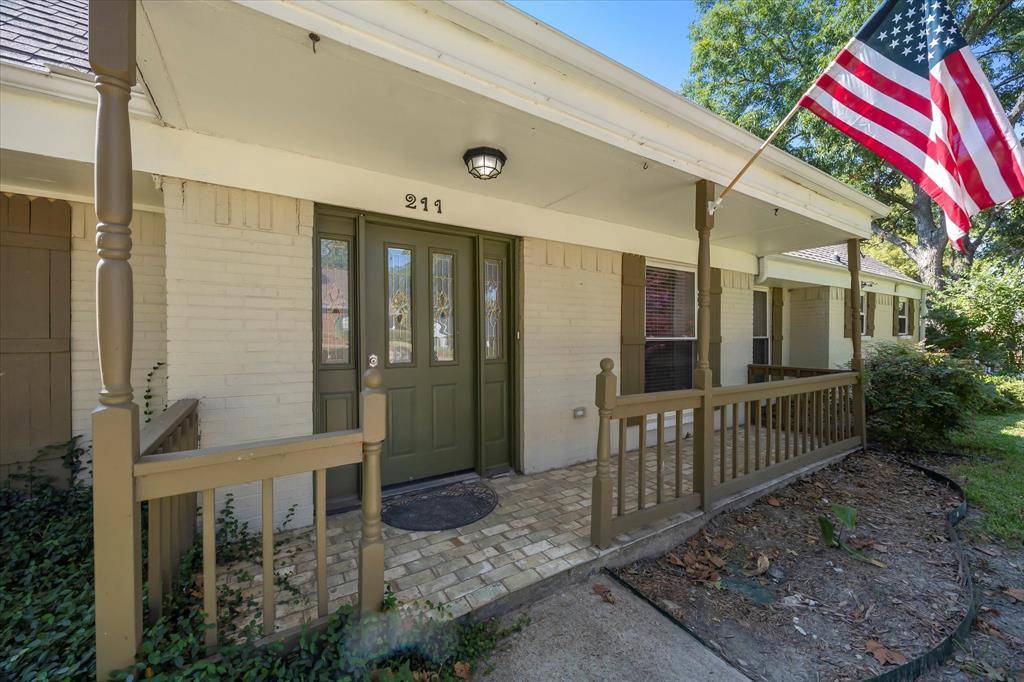211 Rockbrook Drive, Rockwall, TX 75087