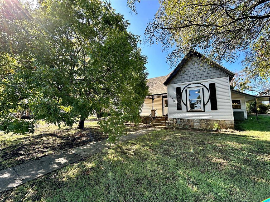 716 N Mesquite Street, Hico, TX 76457