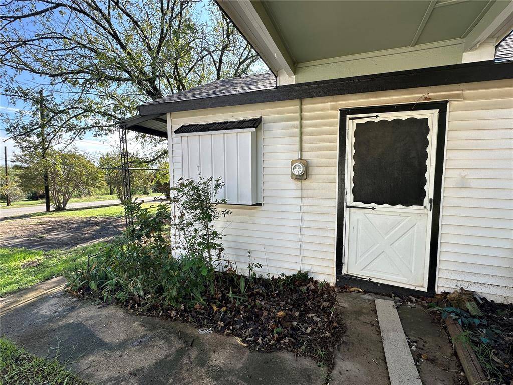 716 N Mesquite Street, Hico, TX 76457