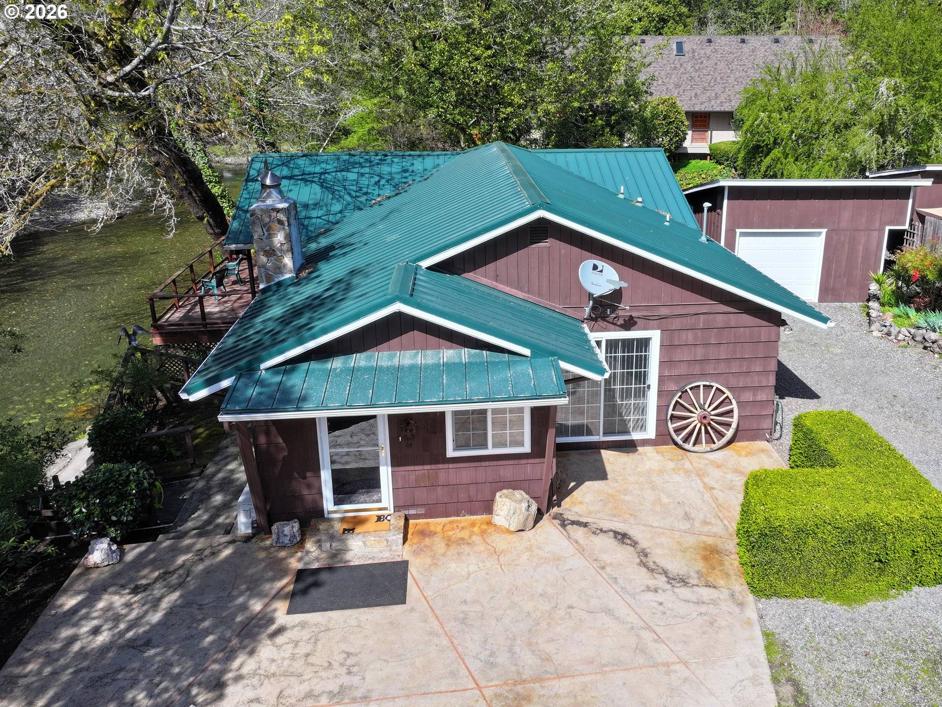 1008 WINCHUCK RIVER RD, Brookings, OR 97415