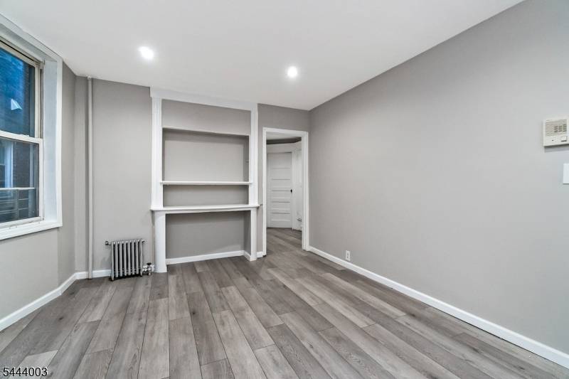 70 S 9Th St, Newark City, NJ 07107