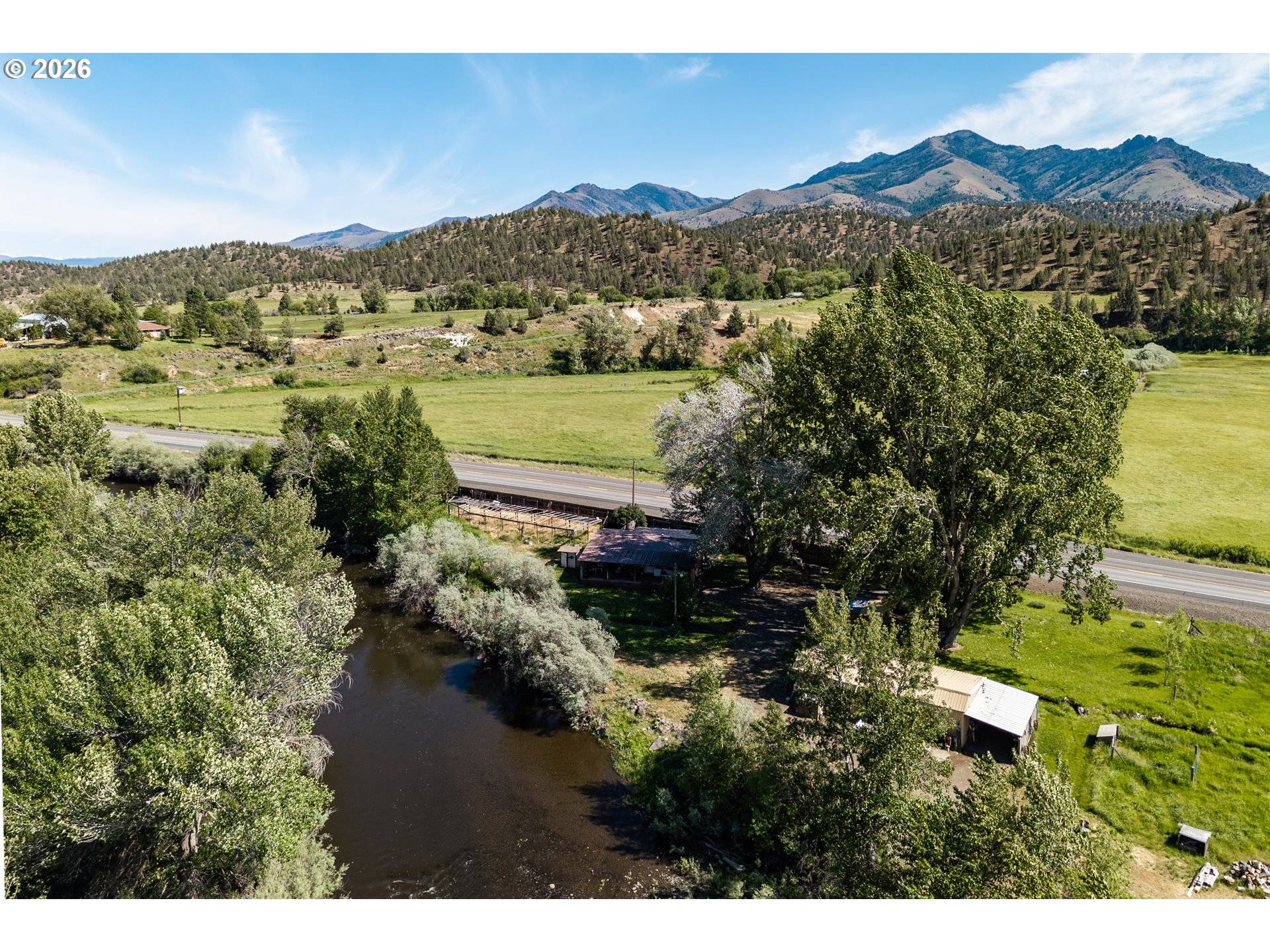 51257 HWY 26, Mount Vernon, OR 97865