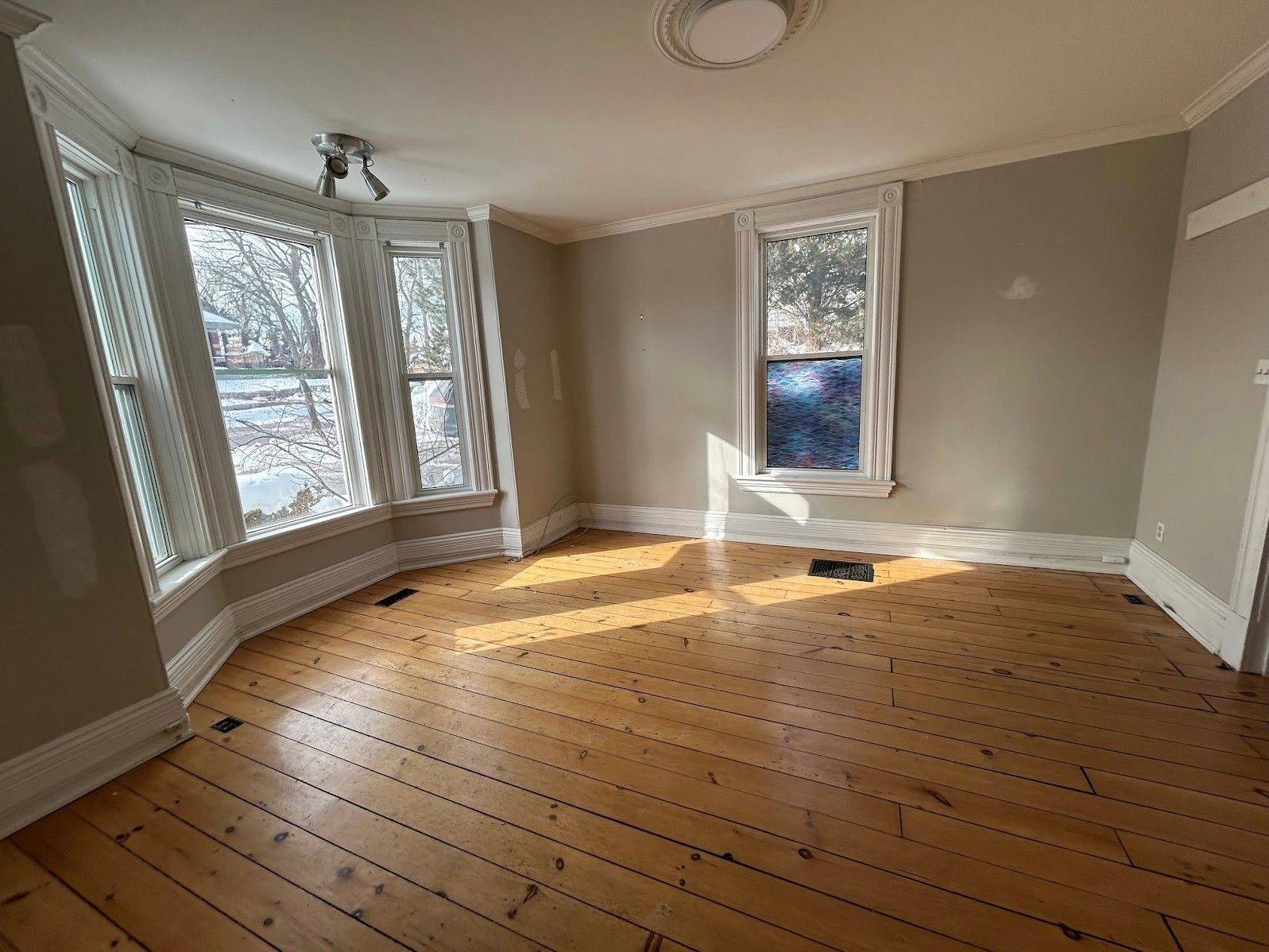 87 Main ST N #1&2, Milton, ON L9T 1N4