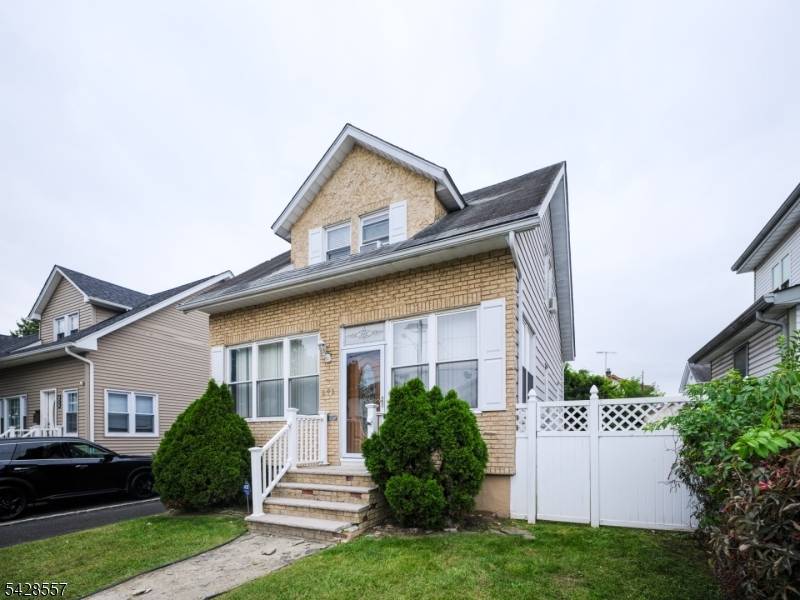 292 Crann St, Hillside Twp., NJ 07205