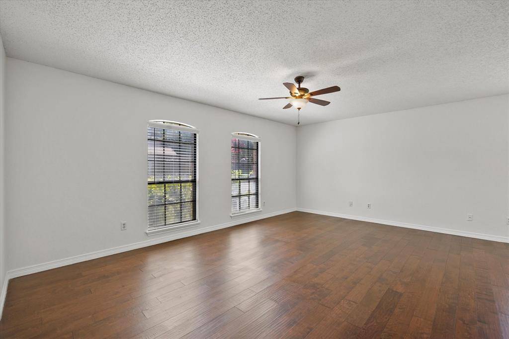 3026 Kingswood Drive, Garland, TX 75040