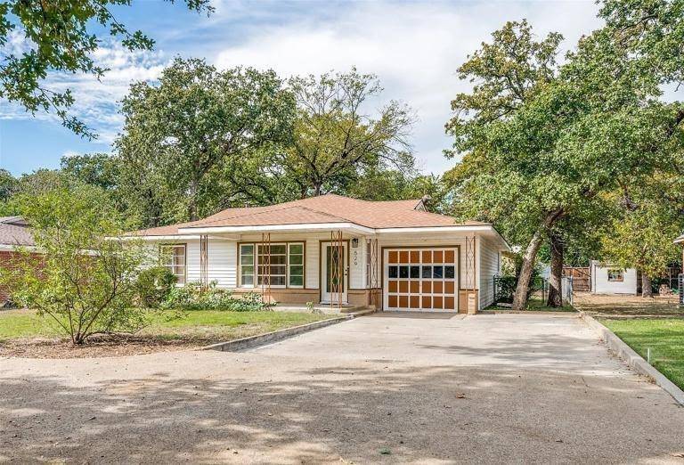 529 Roberts Cut Off Road, River Oaks, TX 76114