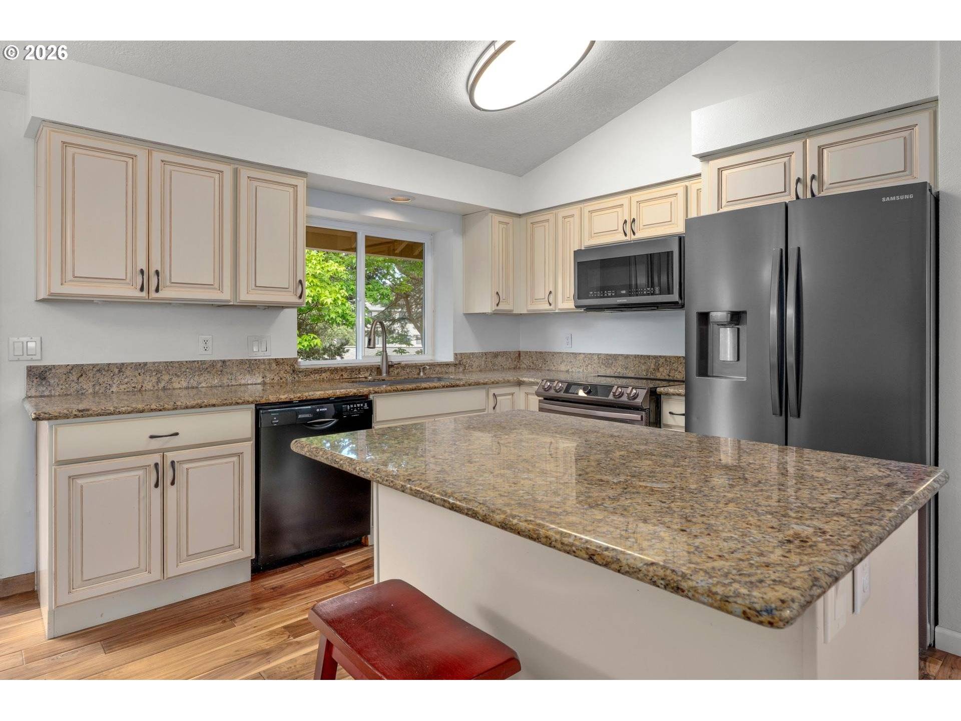 2960 SE 5TH ST, Gresham, OR 97080
