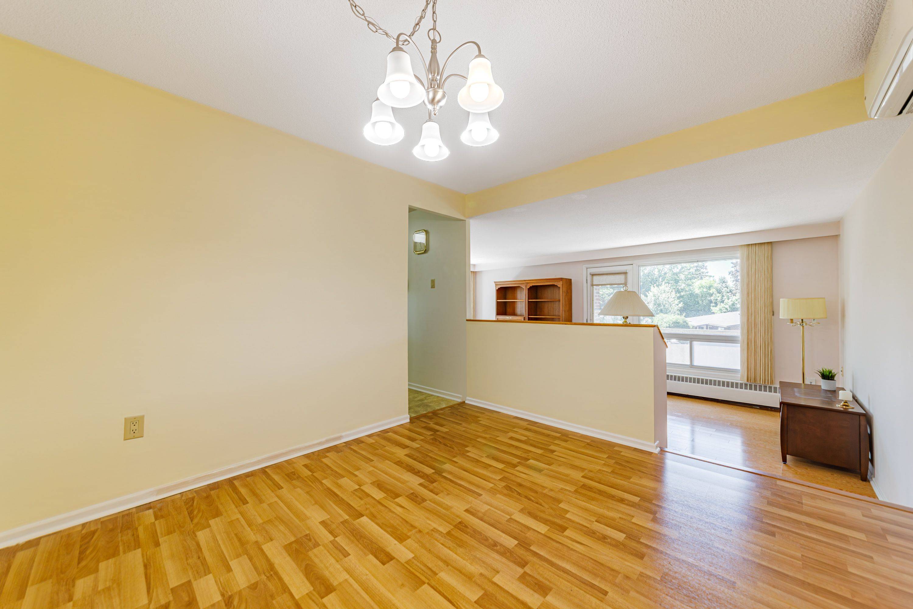 915 Elmsmere RD #203, Beacon Hill North - South And Area, ON K1J 8H8
