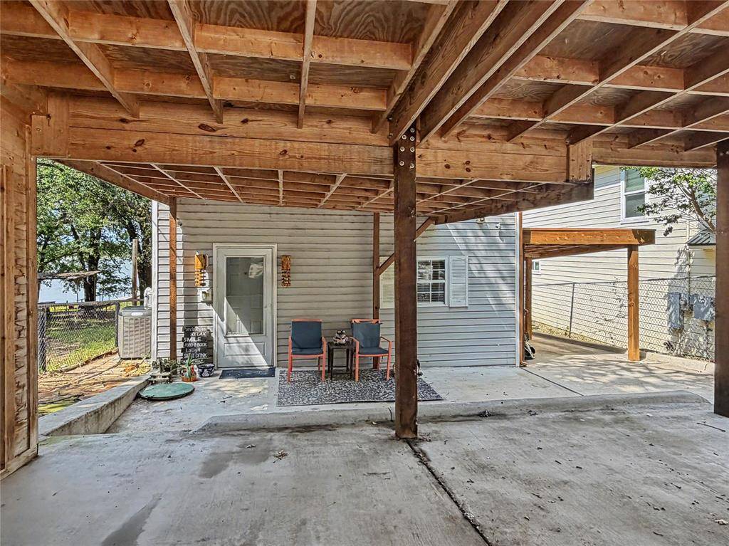 1152 W Lake Drive, Weatherford, TX 76087