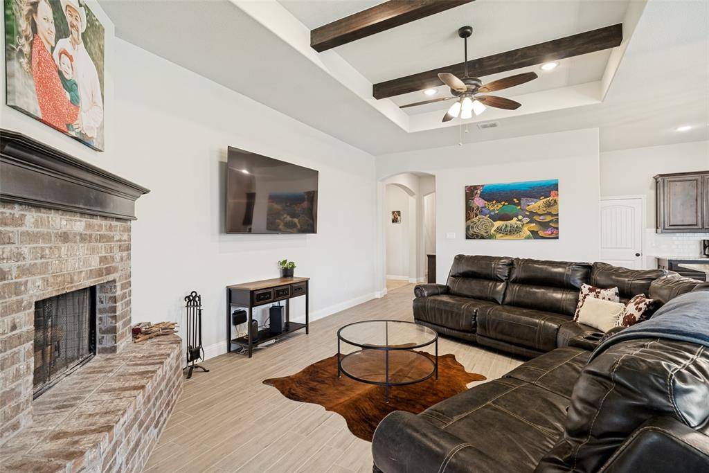 2108 Hill Crest Court, Weatherford, TX 76086