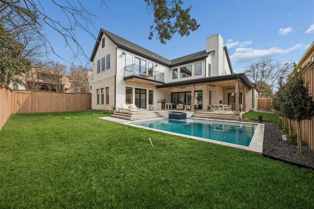 1811 Bermuda Street, Dallas, TX 75214