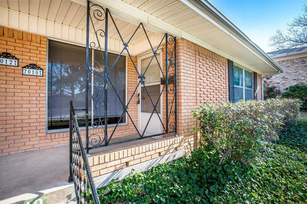 7010 & 7012 Kingsbury Drive, Dallas, TX 75231
