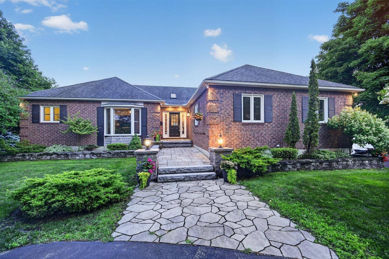 1135 Irace DR, Augusta, ON K6V 5T1