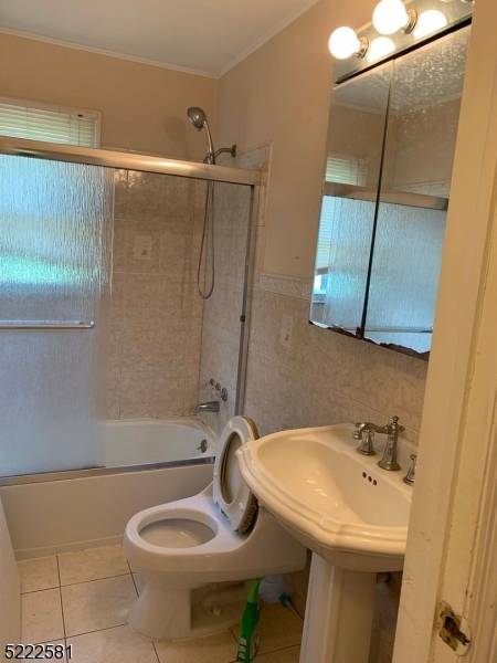 118 Fairfield Dr, Paramus Boro, NJ 07652