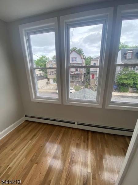180 N 12Th St, Newark City, NJ 07107