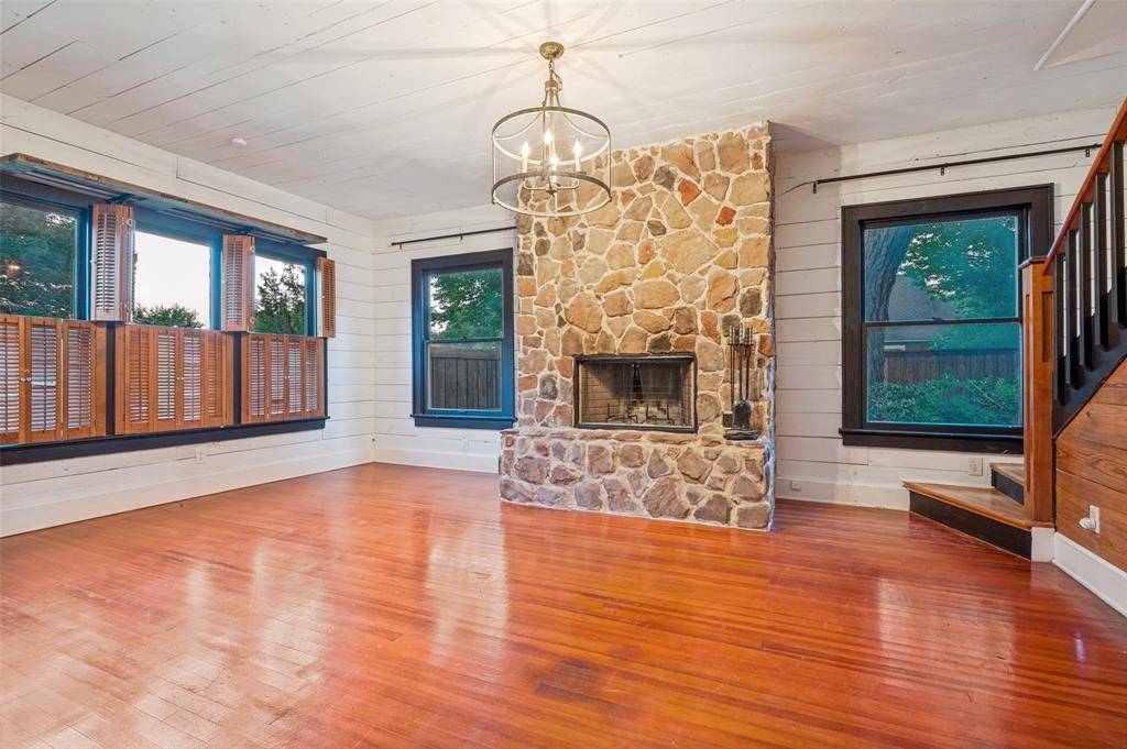 306 Harbin Avenue, Waxahachie, TX 75165