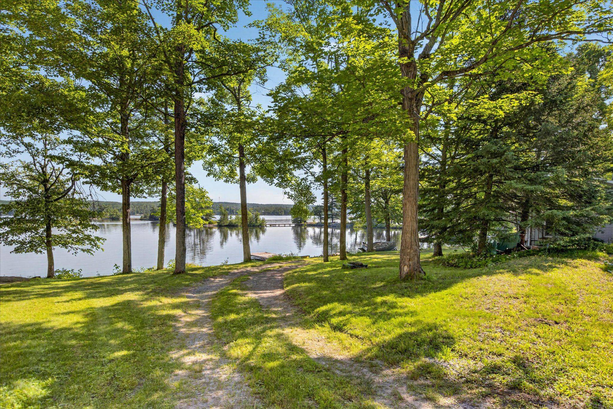 2310 Armstrong LN, Selwyn, ON K0L 2H0