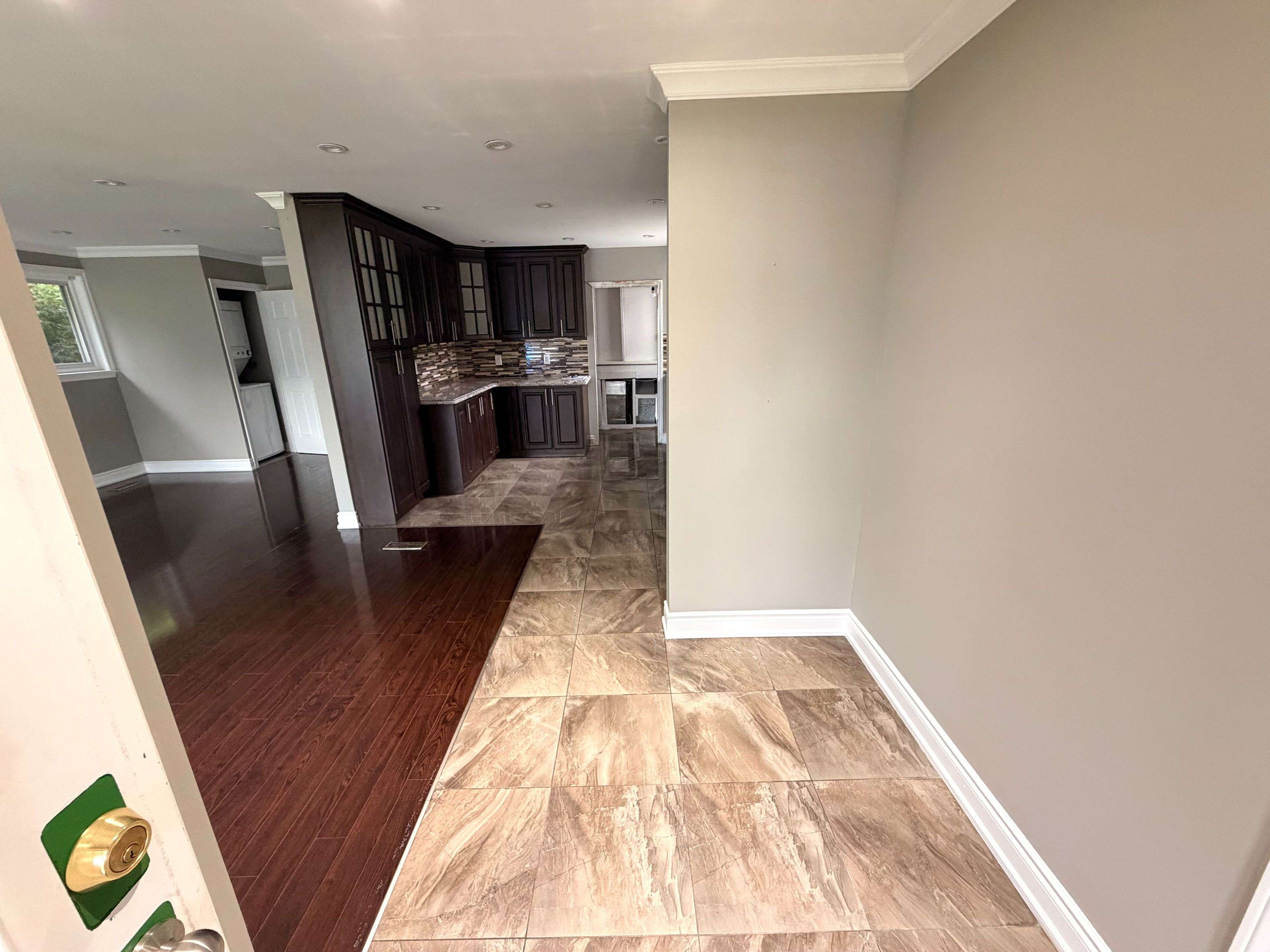 22 Beechwood CRES, Brampton, ON L6T 1Y1
