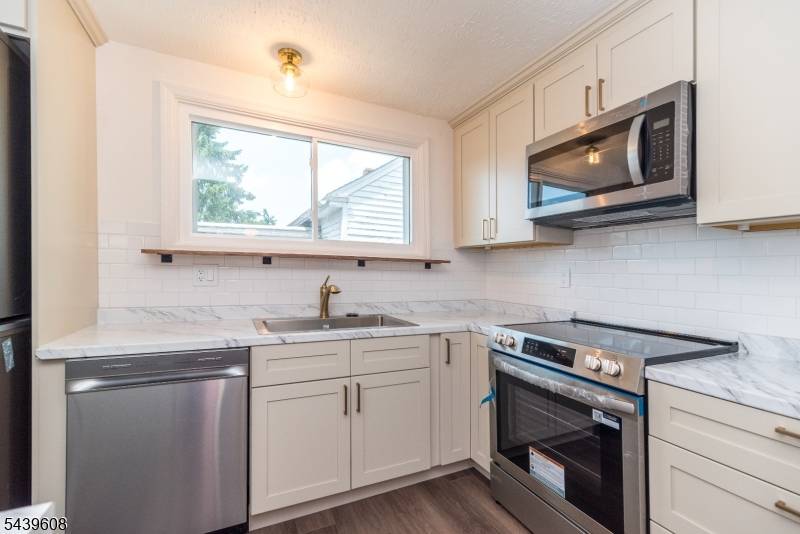 11 S Harrison St #B, Frenchtown Boro, NJ 08825