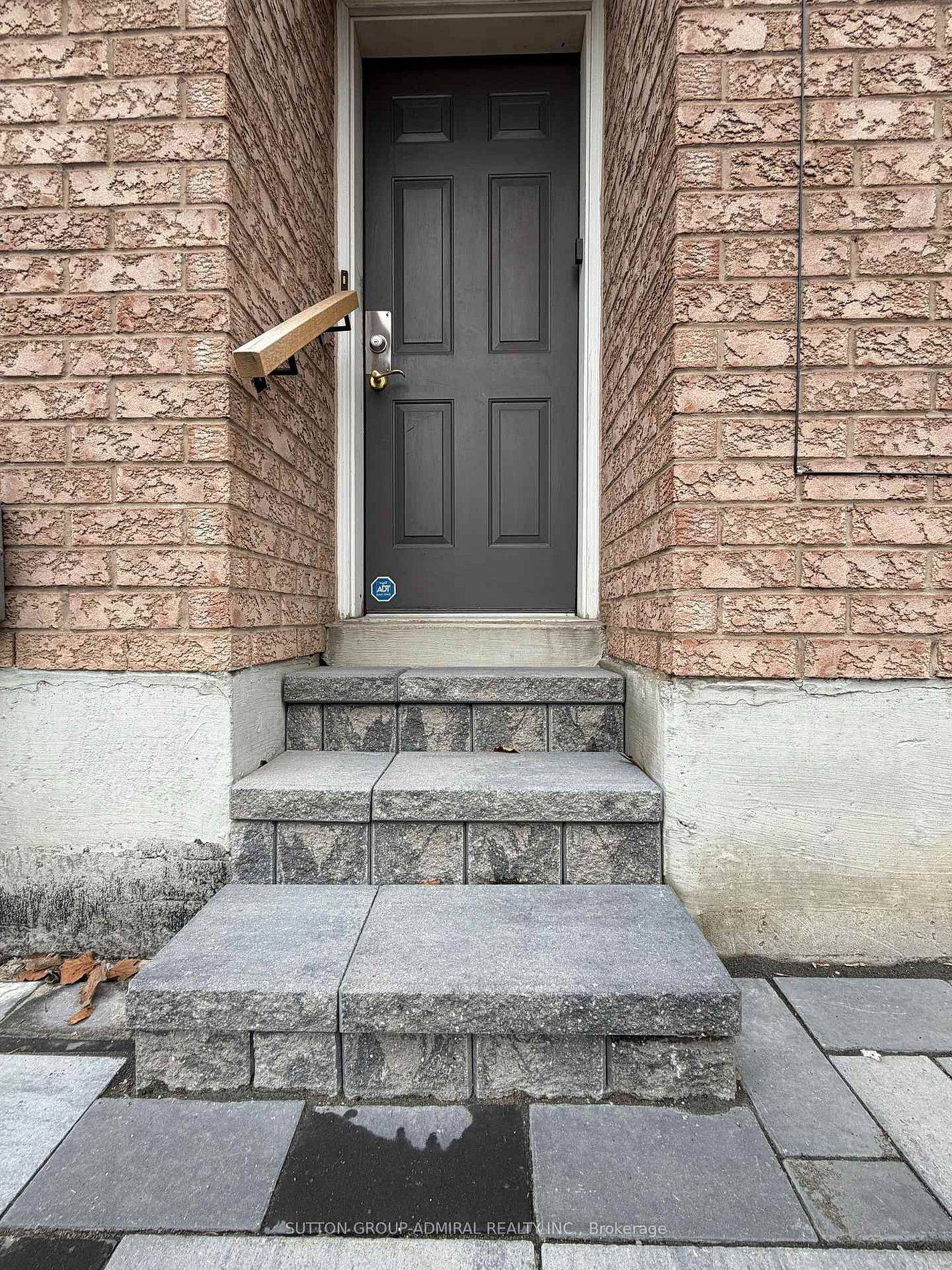 107 Princeton Gate #Basement, Vaughan, ON L6A 2S7