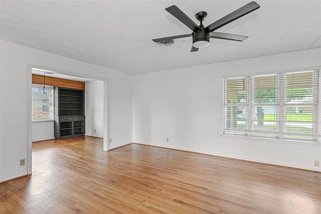 1206 Waggoner Drive, Arlington, TX 76013