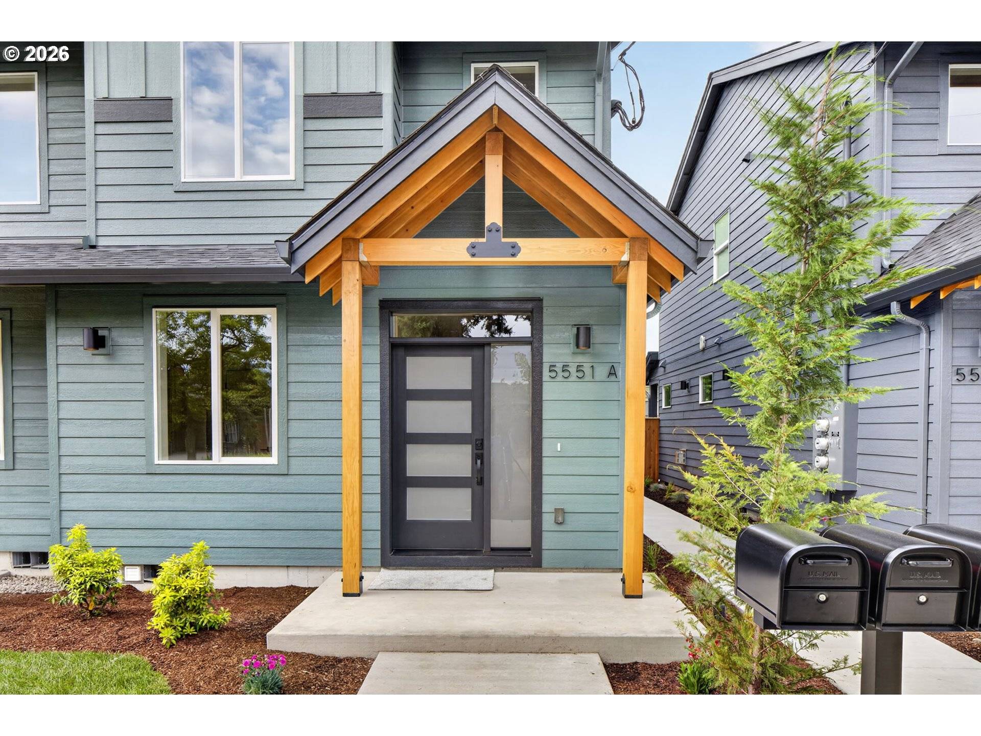 5551 SE STEELE ST #A&C, Portland, OR 97206