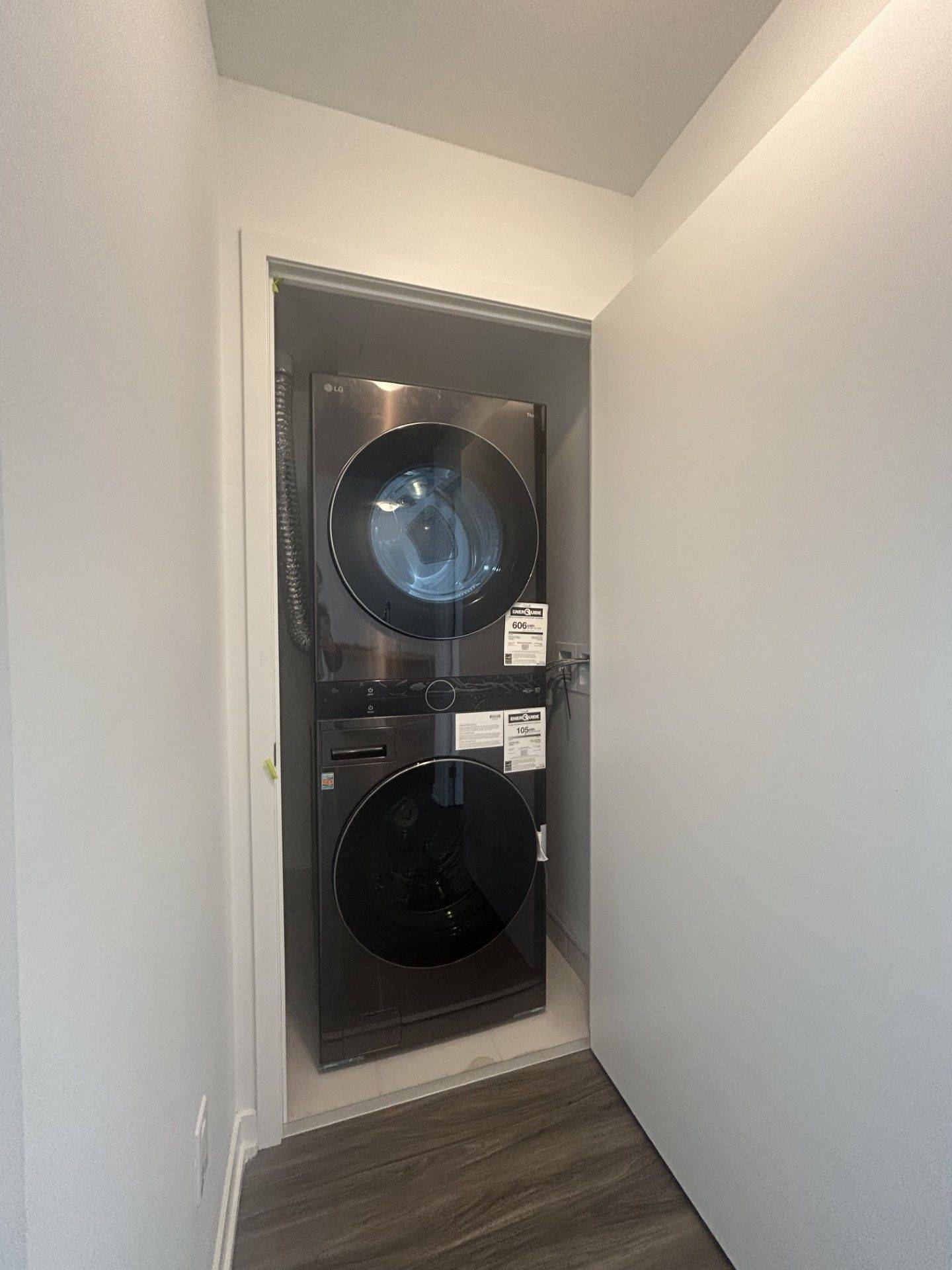 10 Abeja ST #1018, Vaughan, ON L4K 0R4