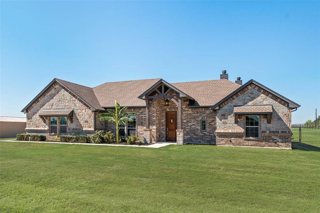 416 Christian Way, Azle, TX 76020