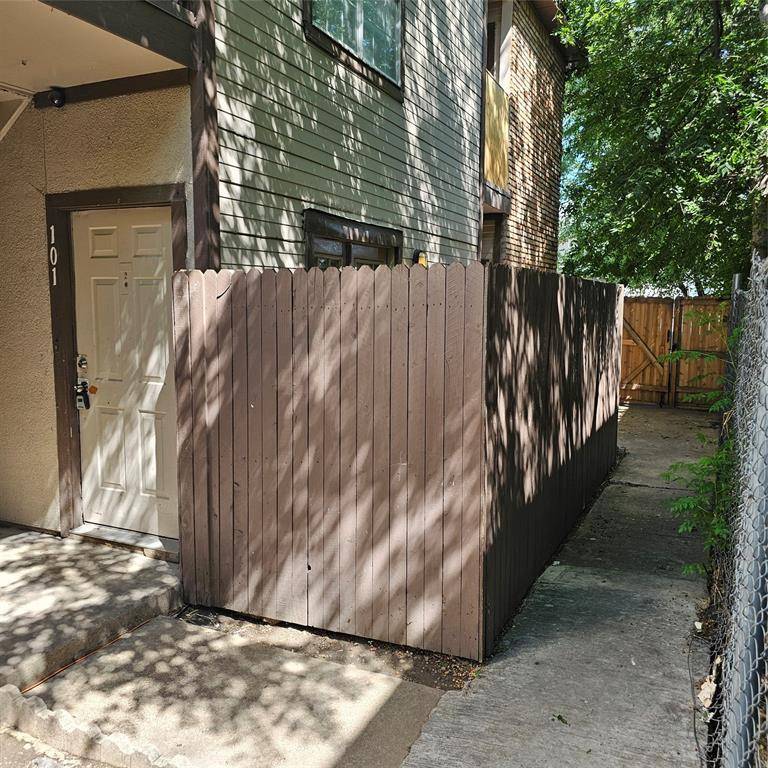 3209 Norwalk Avenue #101, Dallas, TX 75220