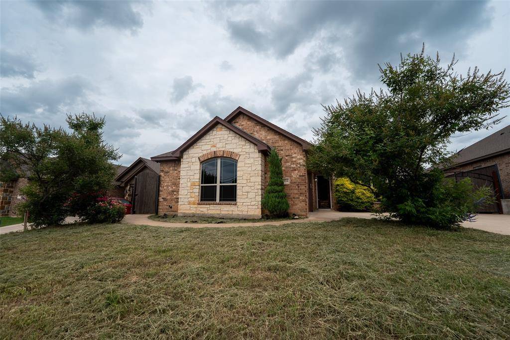 3324 Shawnee Trail, Lake Worth, TX 76135