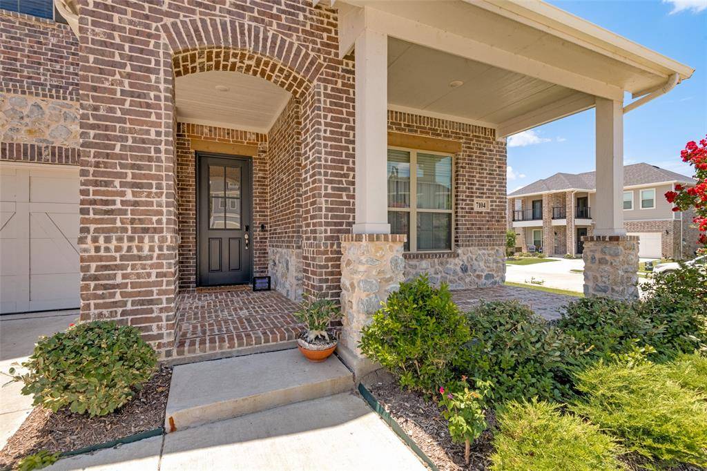 7104 Manhattan Drive, Rowlett, TX 75088