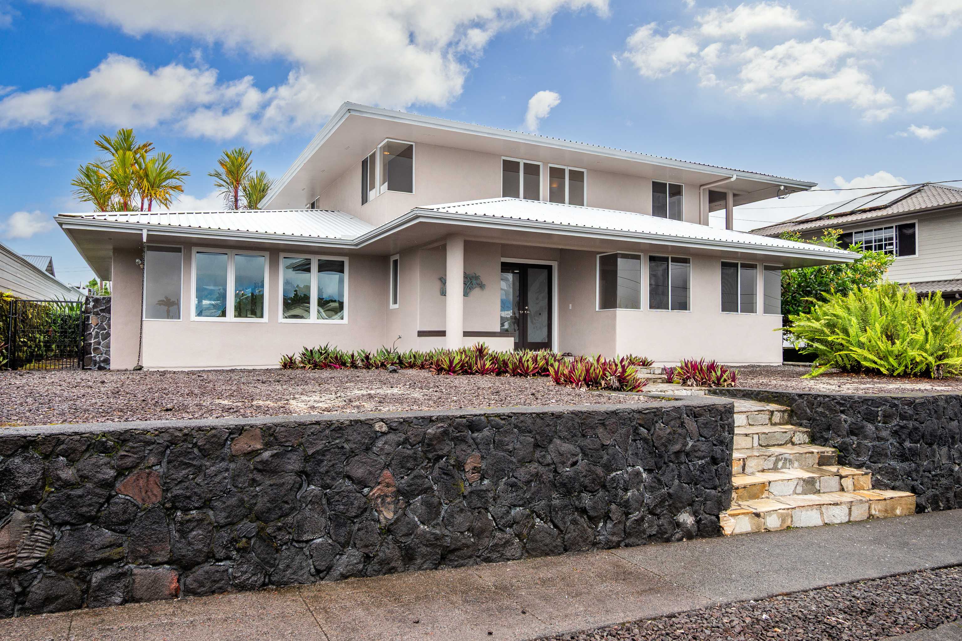 862 HOOLAULEA ST, Hilo, HI 96720